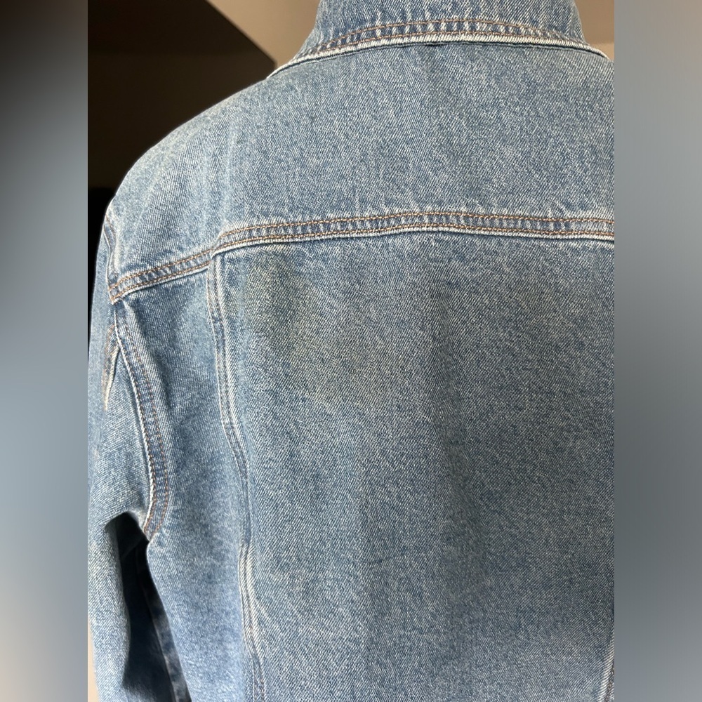 5/$25 Victoria’s Secret PINK distressed hem denim jean jacket size medium - Picture 7 of 12